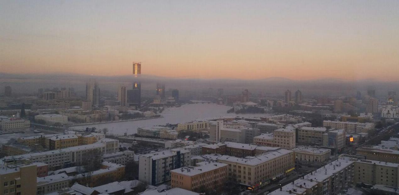 Дышите через шарф: Екатеринбург окутал густой смог