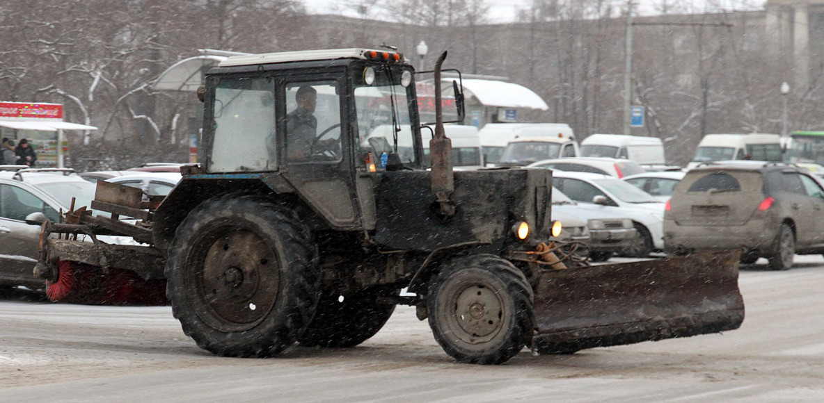 За неделю — 912 аварий: ГИБДД обещает закрывать улицы Екатеринбурга и штрафовать чиновников, пока город не почистят от снега
