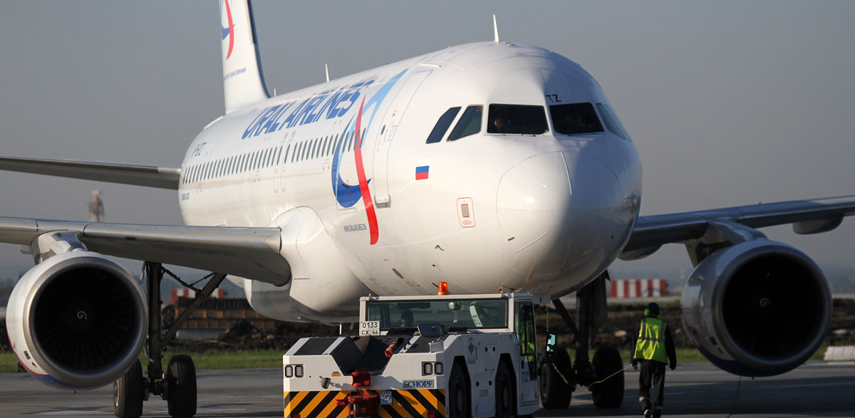 Порошенко официально запретил «Уральским авиалиниям» летать над Украиной