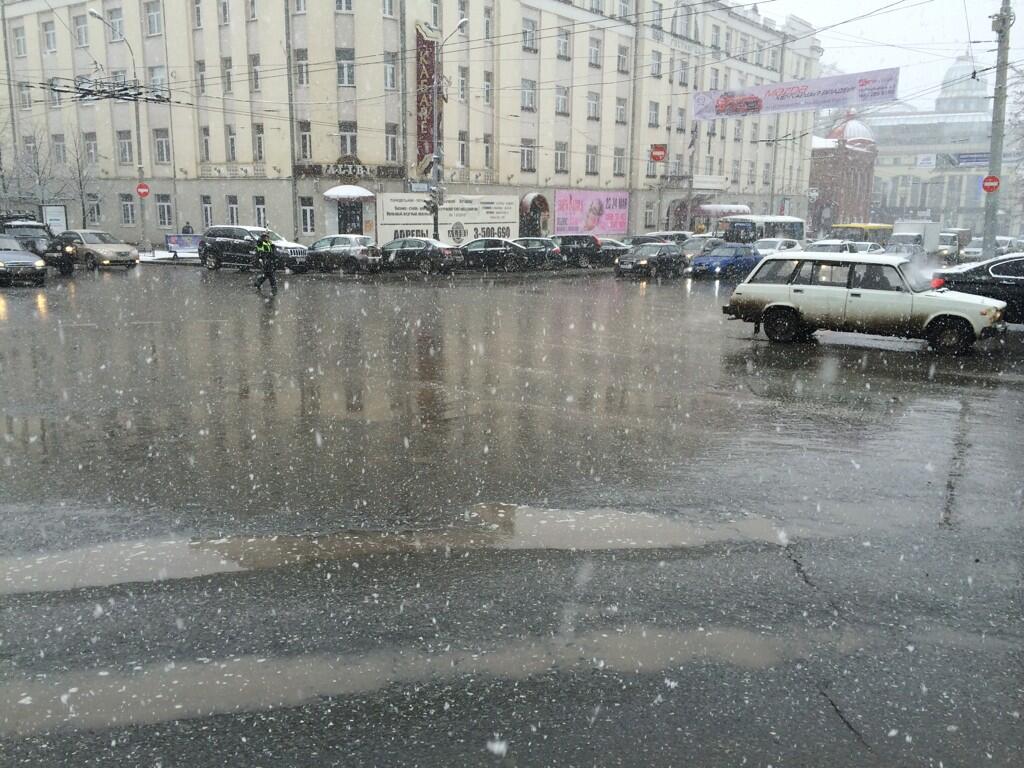 Мэрия Екатеринбурга: выпавший снег не представляет опасности