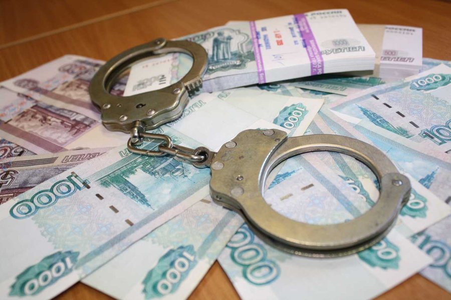 За крупную взятку в Екатеринбурге задержан начальник службы участковых