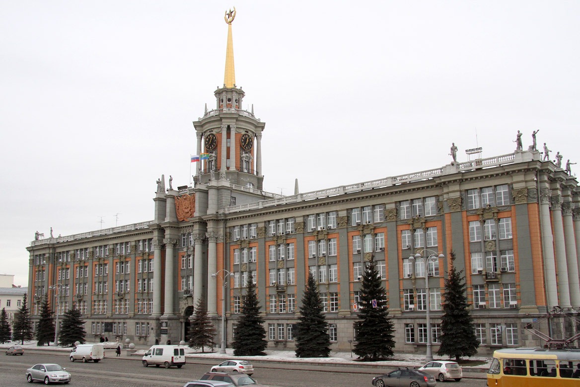 В центре Екатеринбурга 150 зданий остались без тепла. Мэрию предупредили заранее