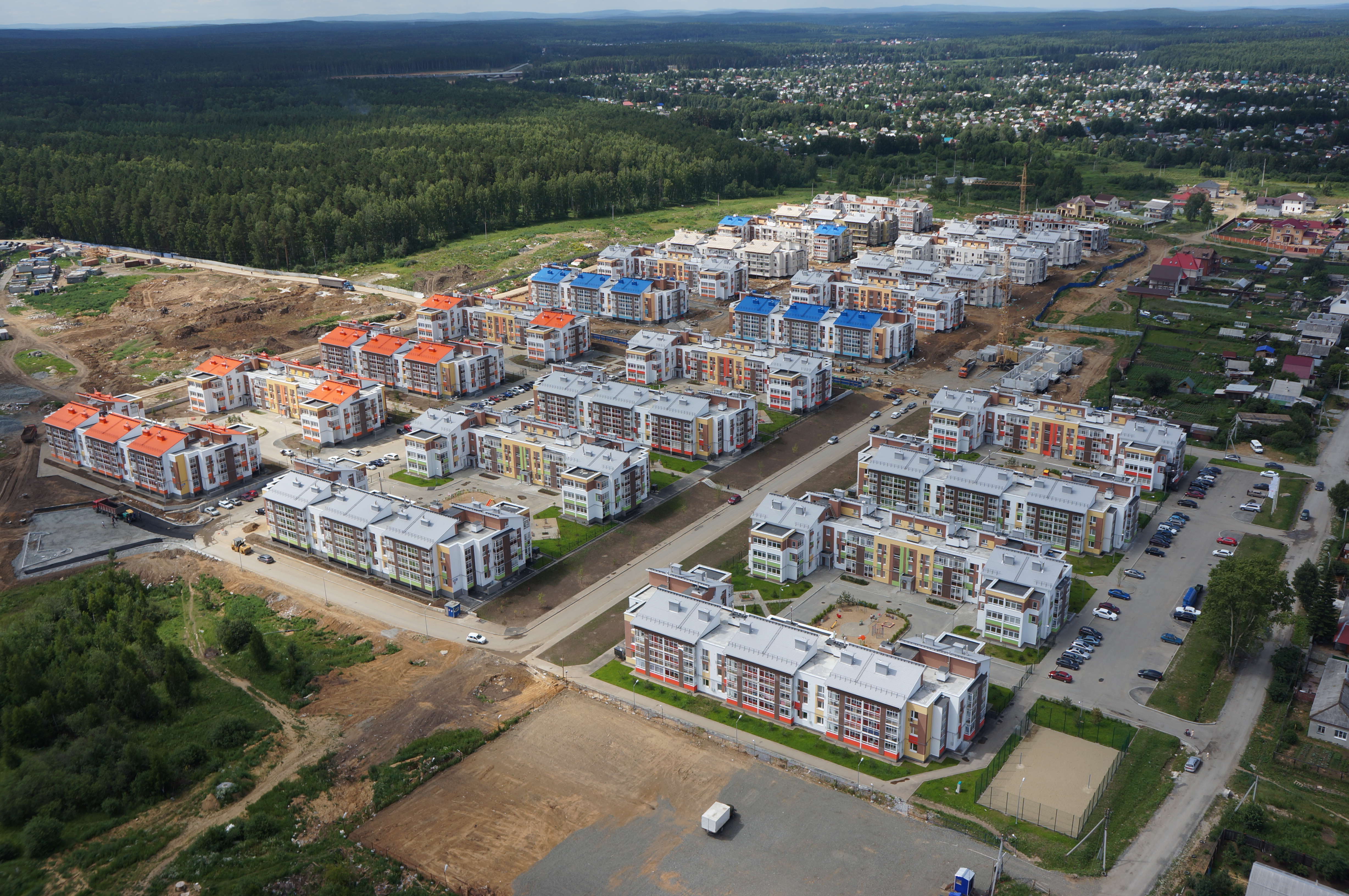 Фоторепортаж 66.ru: в «Мичуринском» готовятся к заселению новых домов
