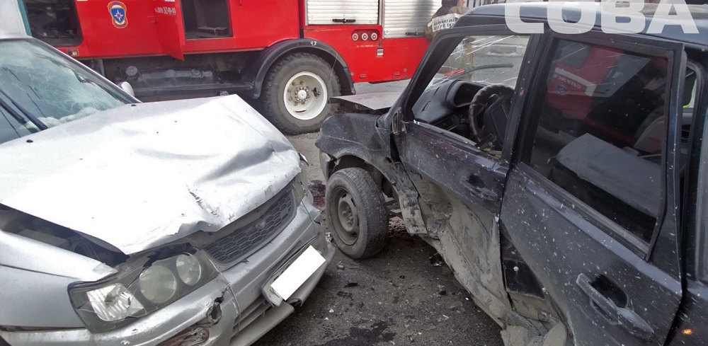 Отказали тормоза: на Краснокамской неуправляемый ВАЗ врезался в Nissan