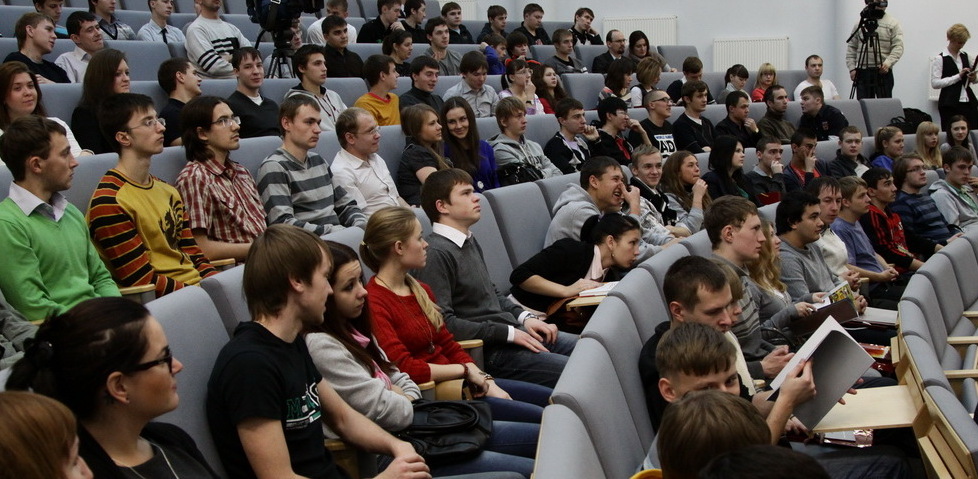 Студентов отправят в Челябинск: в Екатеринбурге закрывают филиал московского вуза