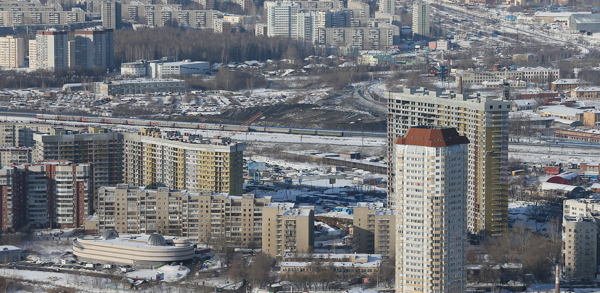 «Центр без высотных тычков, город с уникальными небоскребами». Депутаты поспорили о развитии Екатеринбурга до 2030 года