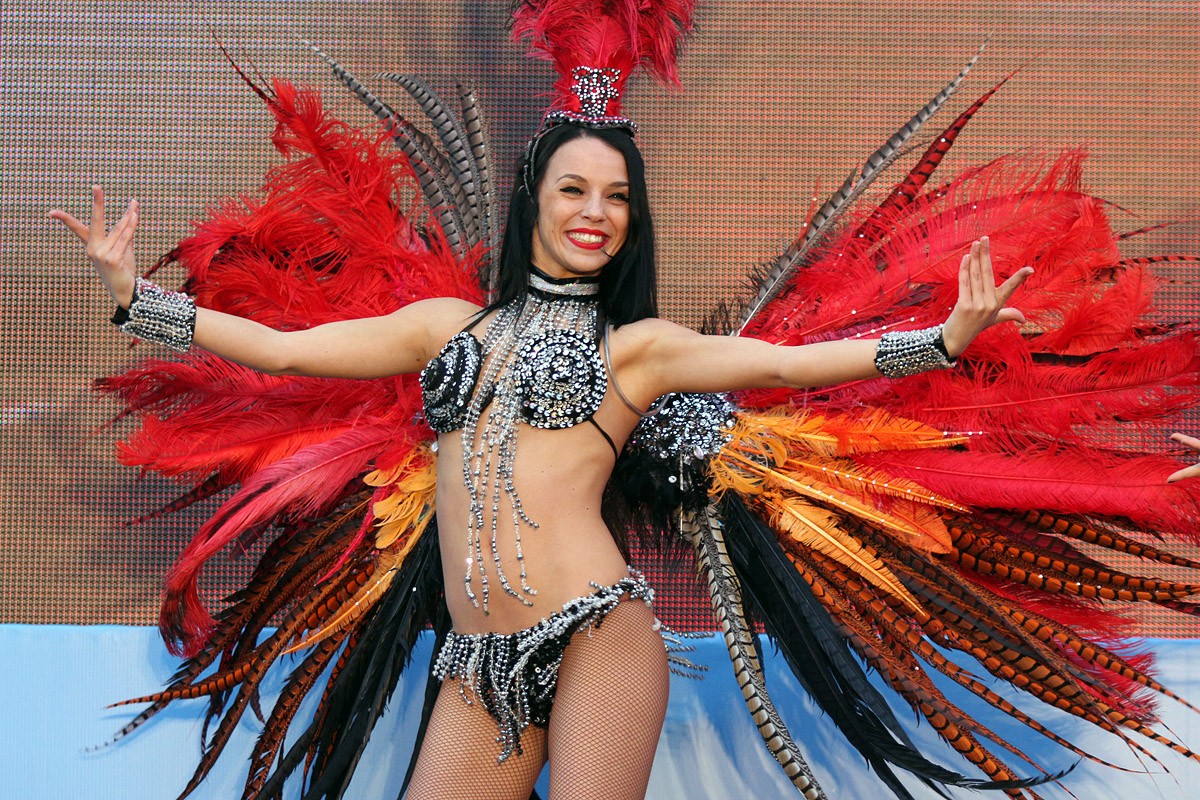 В фан-зоне ЦПКиО показали бразильский карнавал