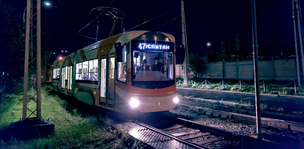 Тесты с мешками: эксклюзивный взгляд на первый низкопольный трамвай Екатеринбурга