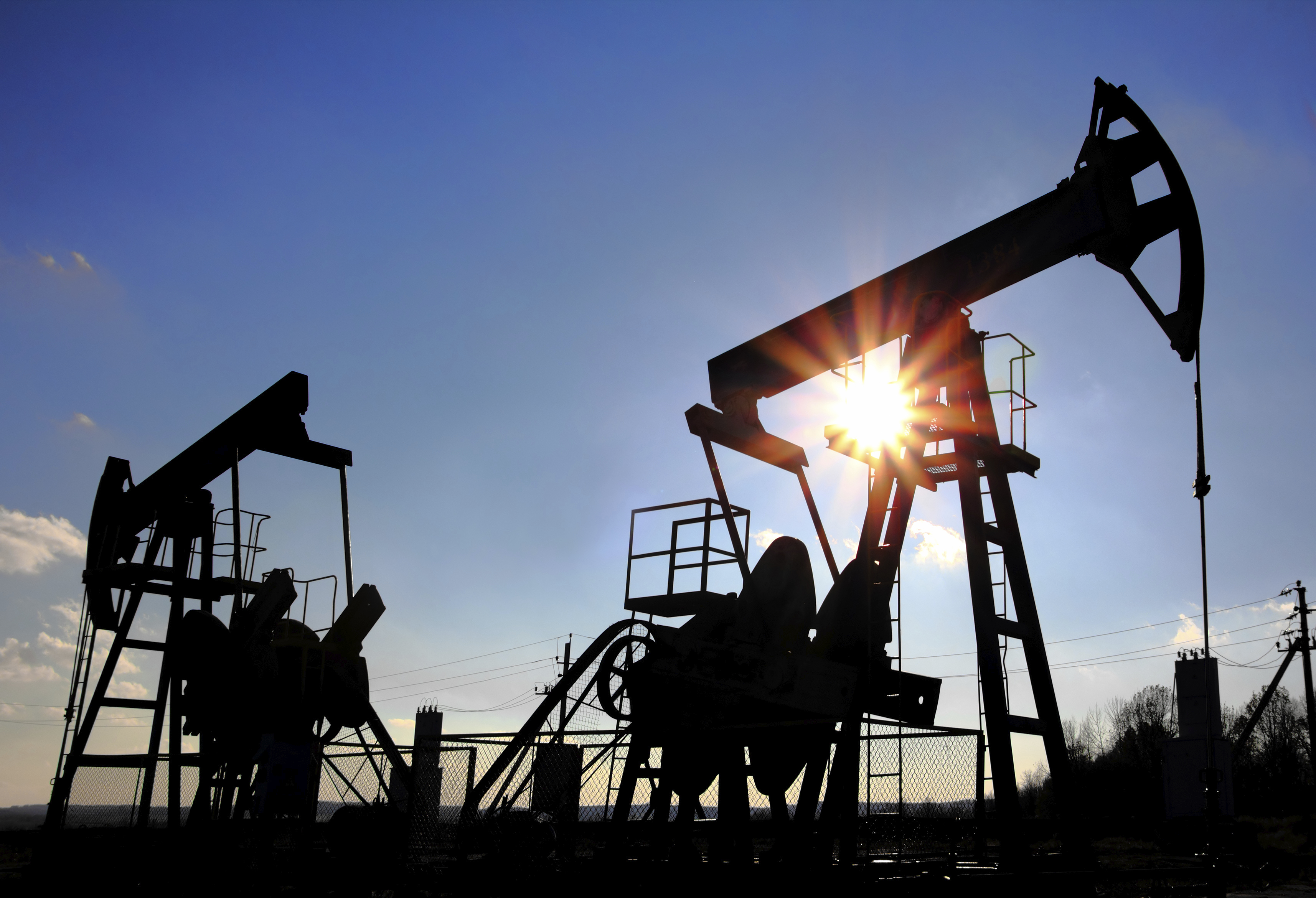Саудовская Аравия обрушила цены на нефть до 51,3 доллара за баррель