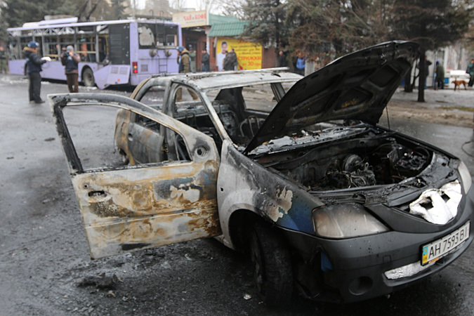 В Донецке снаряд ВСУ попал в остановку и троллейбус: погибли 13 человек