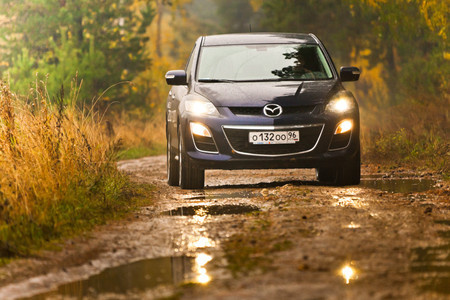 Mazda CX7: большая улыбчивая неваляшка