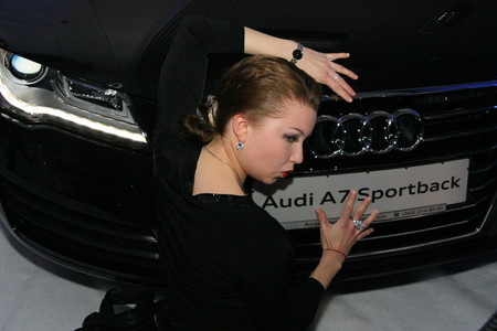 Audi A7: скошенная стойка и переливы клавиш