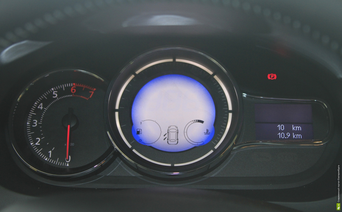 «Косметически» обновленный Renault Fluence добрался до Екатеринбурга «Косметически» обновленный Renault Fluence добрался до Екатеринбурга