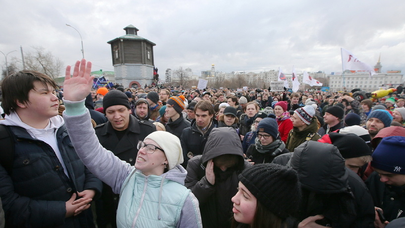 Жительницу Полевского оштрафовали за участие дочери в митинге «Он вам не Димон»