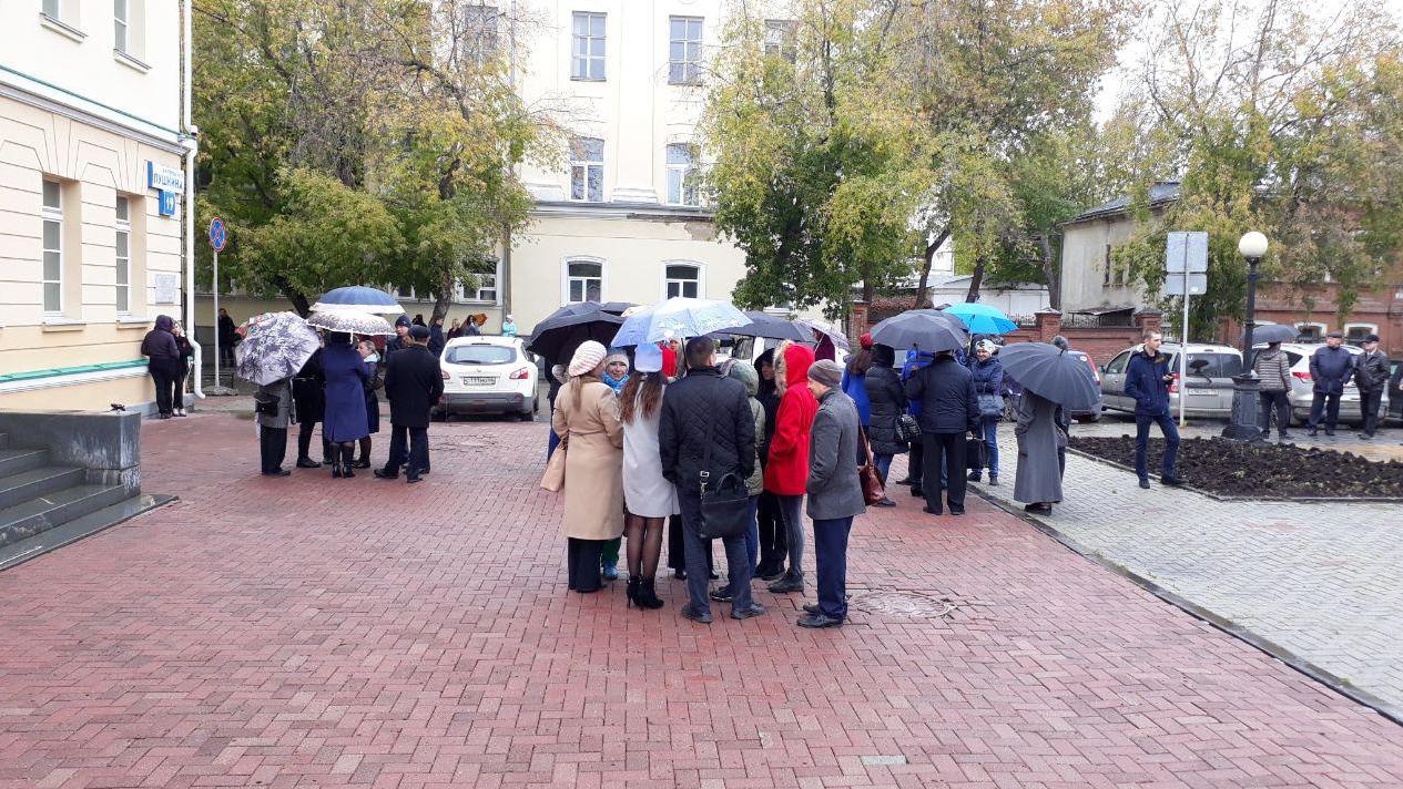 В Екатеринбурге заминировали резиденцию губернатора, правительство и три министерства
