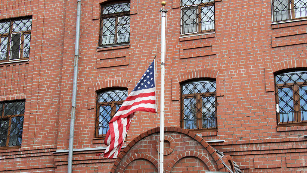 «Не только в Москве»: в посольстве США разъяснили, где россияне могут получить визу