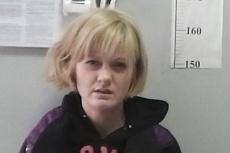Полицейские задержали в Екатеринбурге девушку, сбежавшую из суда