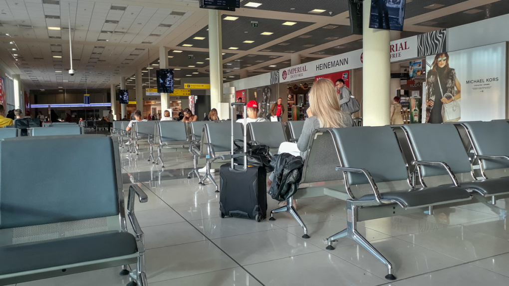 Застрявшие туристы не приезжают на самолеты, которые прилетели их забрать из ОАЭ