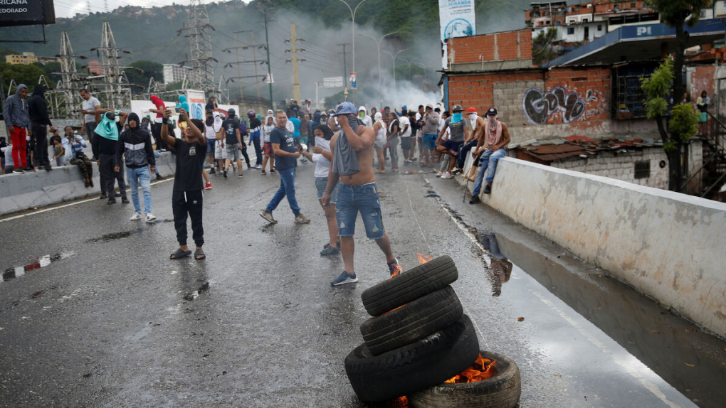 Протесты со стрельбой начались в Венесуэле после переизбрания президента Мадуро. И еще семь новостей ночи