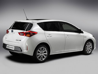 Toyota показала второе поколение Auris