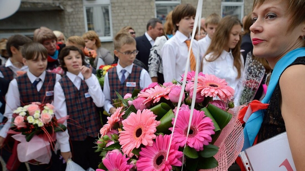 Мэр Екатеринбурга обновил список школ для зачисления в первые классы