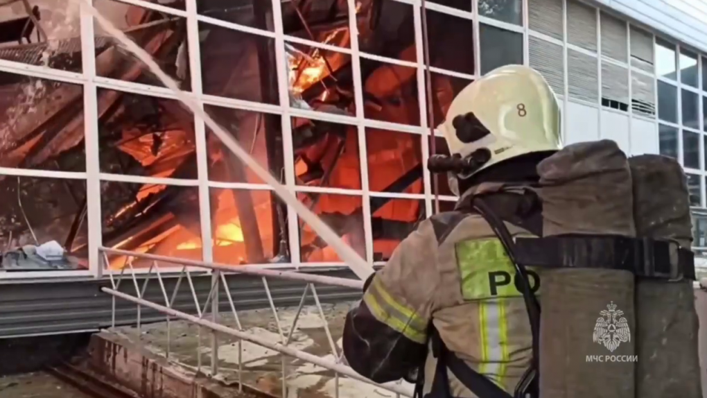 На предприятии Роскосмоса опровергли неофициальную причину пожара в цеху