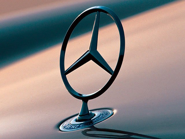 Mercedes не хочет выпускать автомобили в России