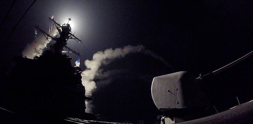 «Де-факто удары нанесены в интересах ИГИЛ». Бомбардировку США базы в Сирии осудили лишь Россия и Иран