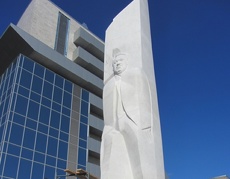 Вокруг памятника Ельцину будет круглосуточно дежурить охрана