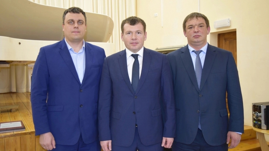 Глава «Единой России» Среднеуральска лишился должности спустя 10 лет работы. Его место занял мэр города