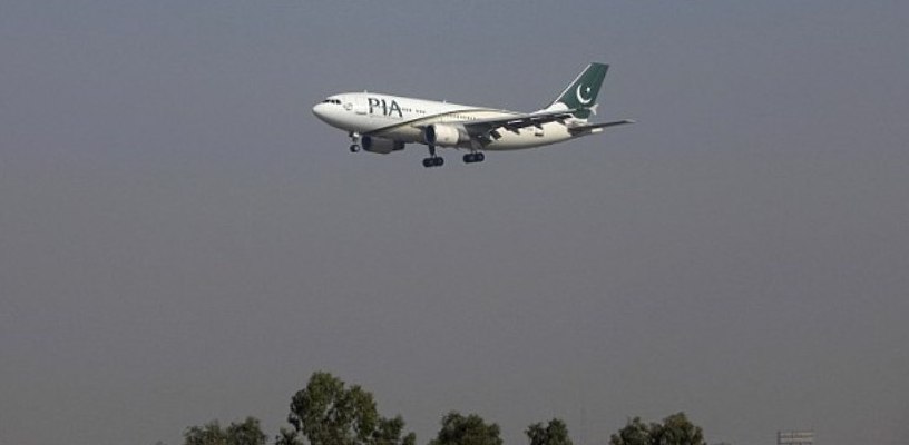 В Пакистане разбился пассажирский самолет. На борту было 47 человек