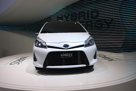 Toyota показала новый Yaris