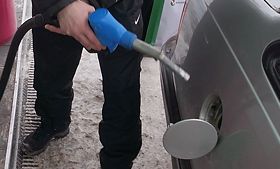 Мониторинг 66.ru: бензин снова стал дешеветь