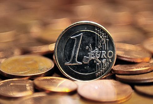 Стабильность: курс евро стремится к 50 рублям