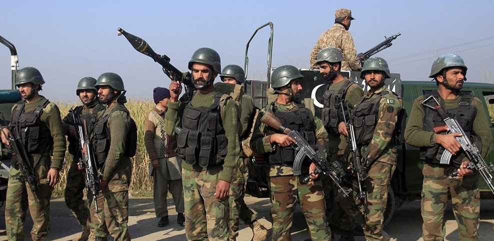 В Пакистане террористы открыли стрельбу в университете: погибли не менее 20 человек