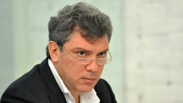 Блогер обвинил Немцова в избиении