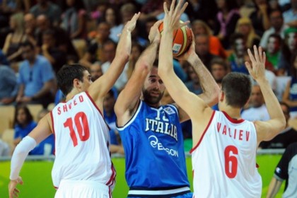 Россия стартовала на Евробаскете с поражения от итальянцев