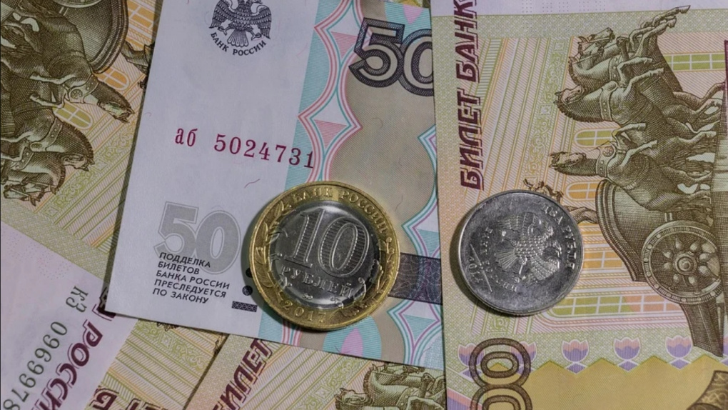 Банк Уралсиб начислит клиентам 1 500 рублей дополнительно к школьной выплате