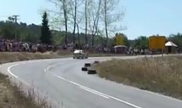 Mitsubishi Lancer Evo снес толпу на гонке в Сербии. Трое погибли