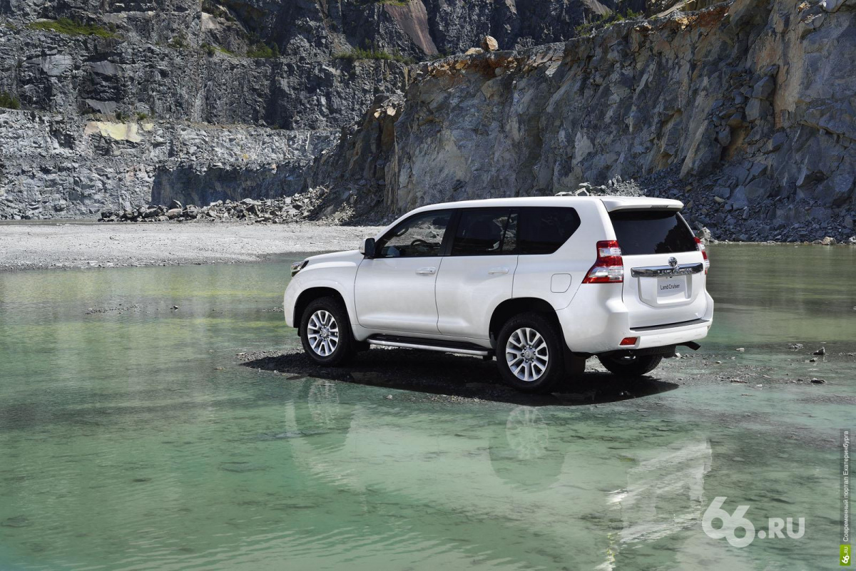 Toyota официально представила обновленный Prado