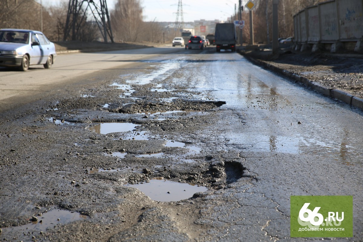 «Раскатали танкодром!» Тяжелая техника уничтожила Вторую Новосибирскую улицу
