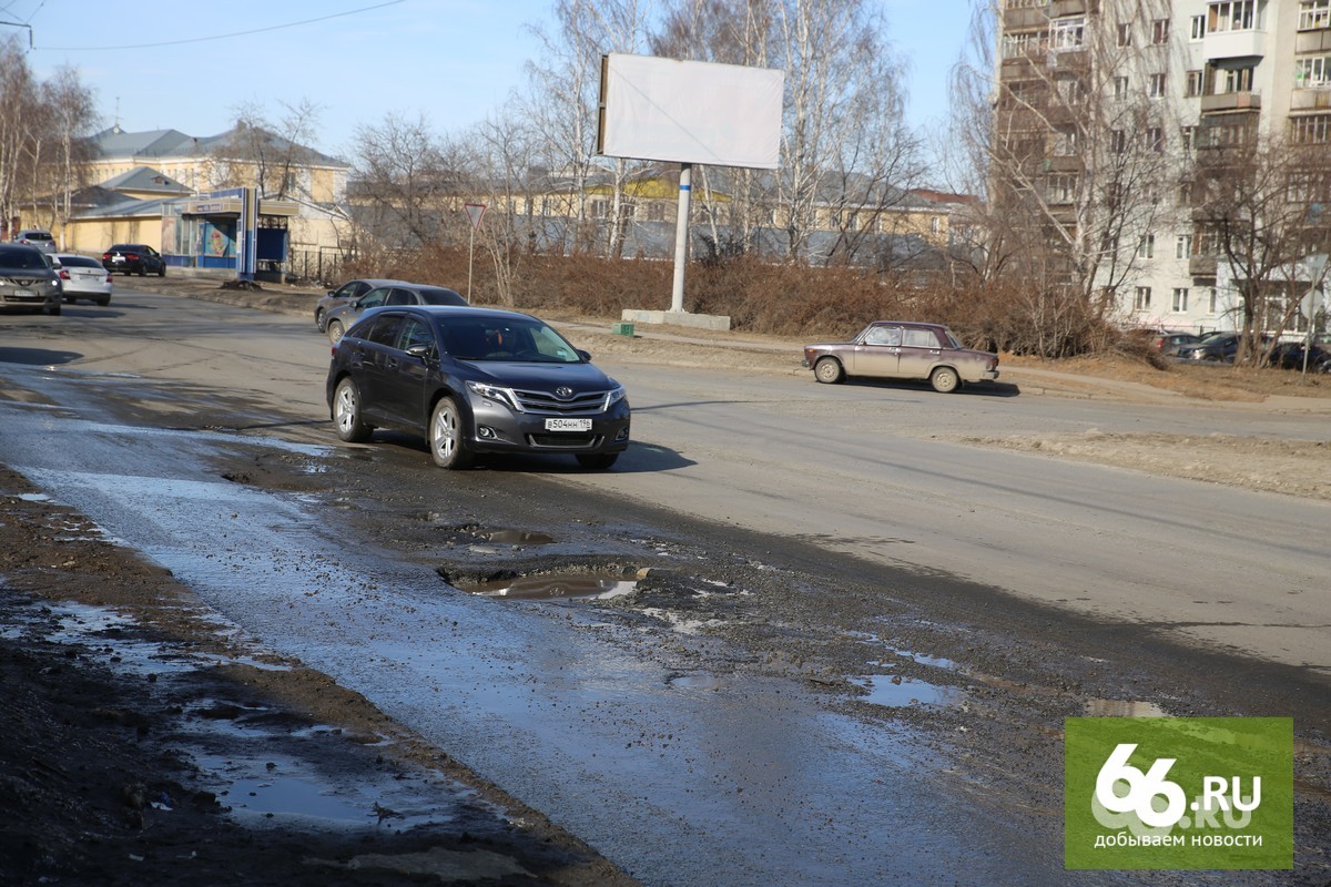 «Раскатали танкодром!» Тяжелая техника уничтожила Вторую Новосибирскую улицу