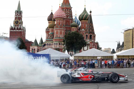 Болиды Формулы-1 проедут сразу по двум российским городам
