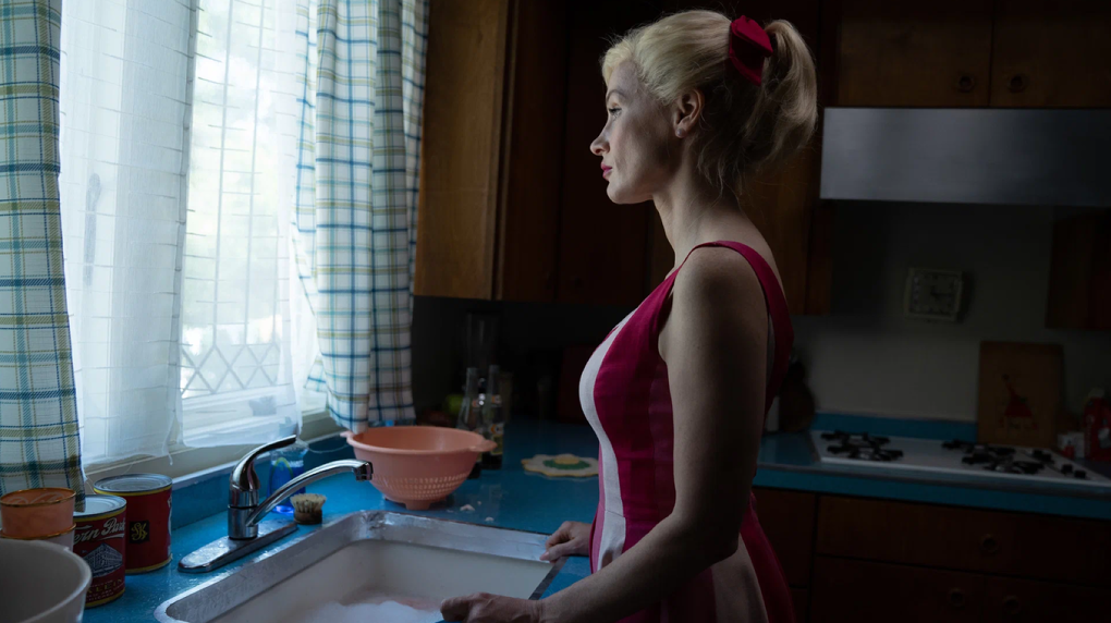 материнский инстинкт энн. материнский инстинкт энн. материнский инстинкт энн. энн хэтэуэй сейчас 2020. энн хэтэуэй в каннах 2022.