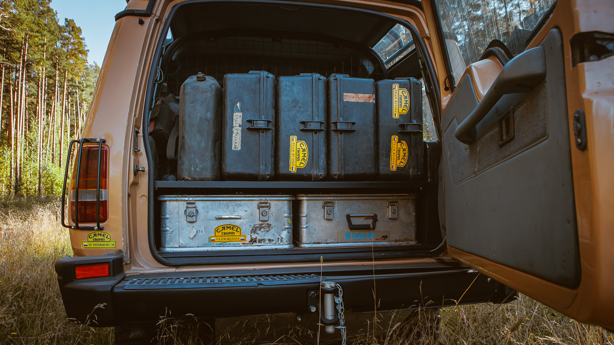 Финальный аккорд Перестройки: тест-драйв того самого Land Rover Discovery с легендарной Camel Trophy