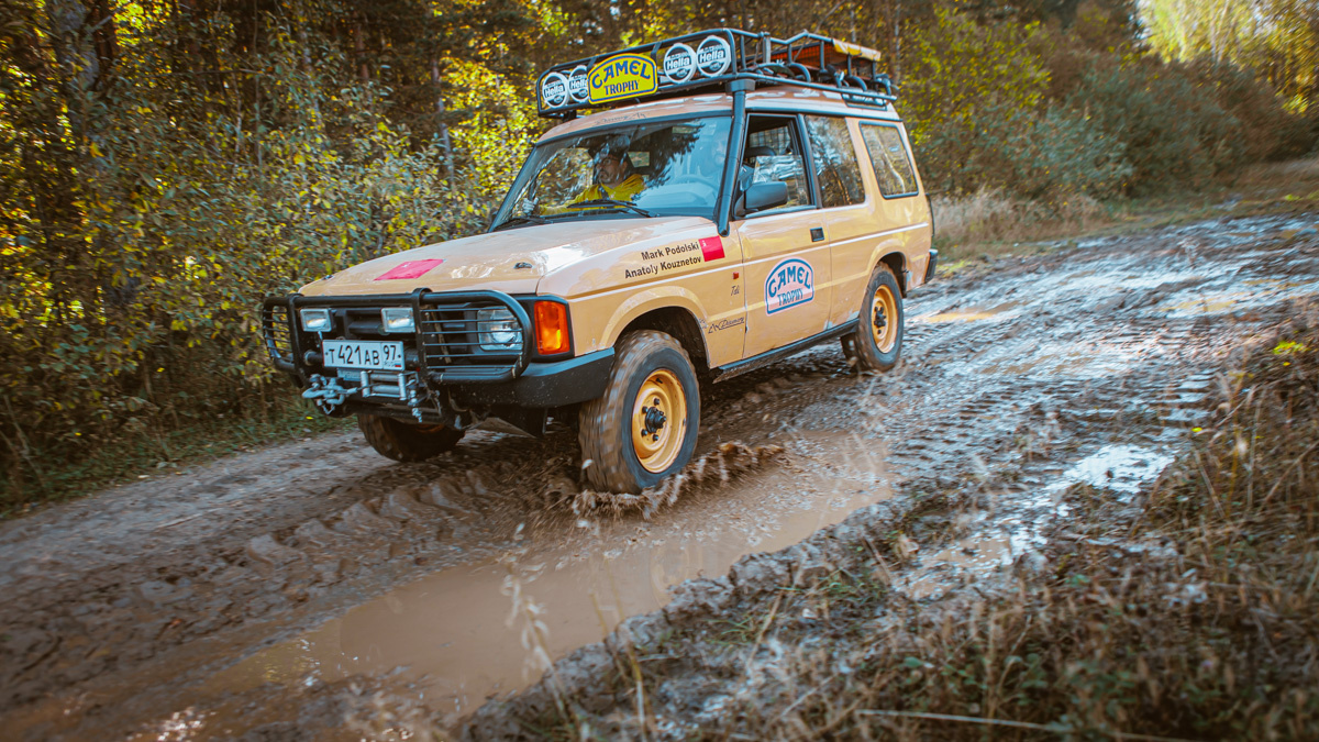 Финальный аккорд Перестройки: тест-драйв того самого Land Rover Discovery с легендарной Camel Trophy