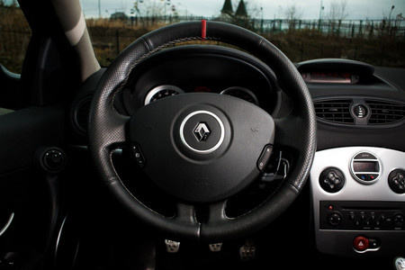 Renault Clio RS: «Горячий» хетчбек и холодный расчет